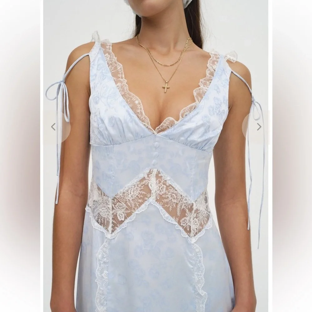 NWT For Love & Lemons Hattie Satin Slip Maxi Dress Blue Floral Lace Size XS - Picture 4 of 11